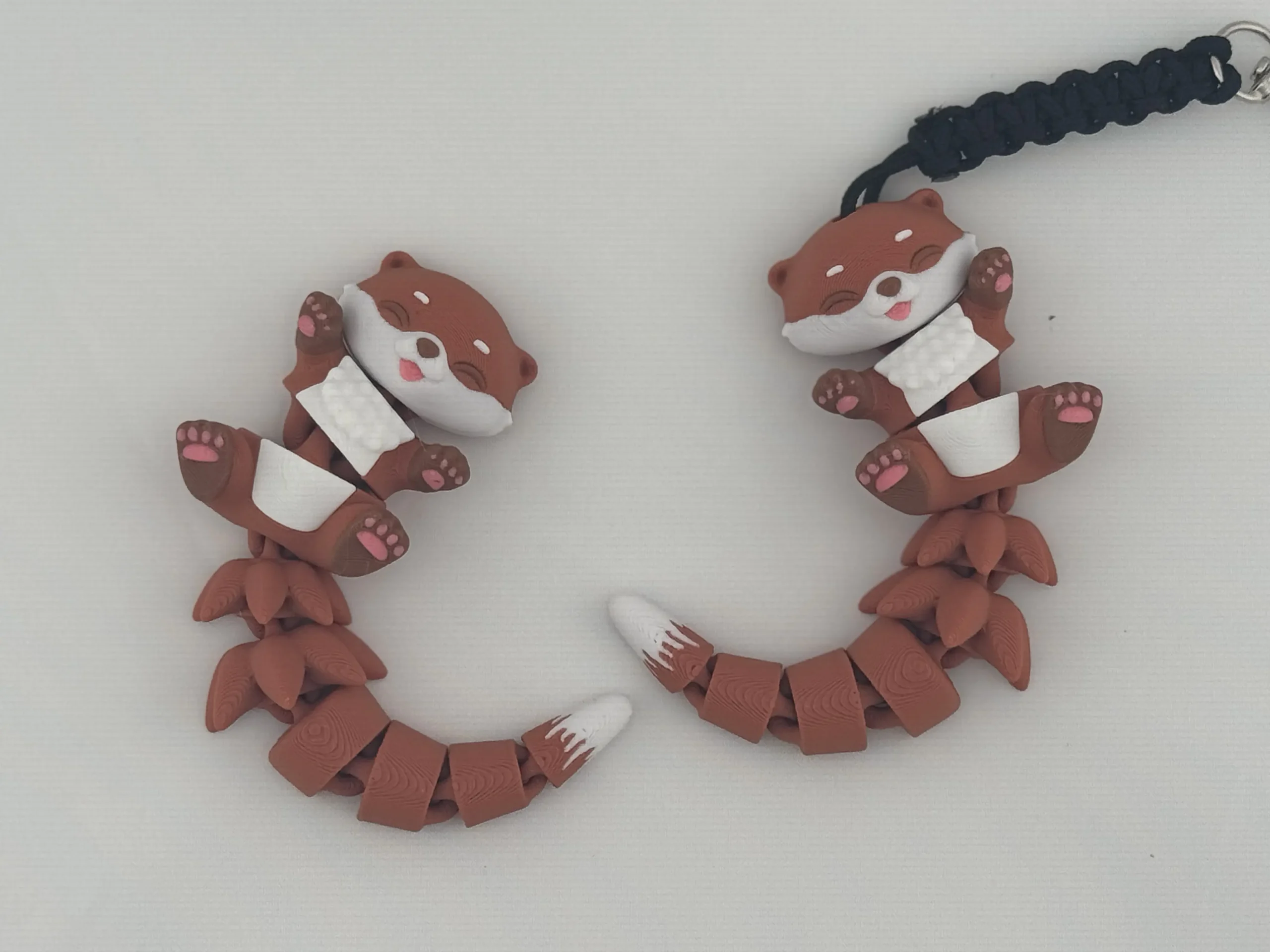 Lou – Loutre Articulée | Collection Fluffy Tails – Image 2